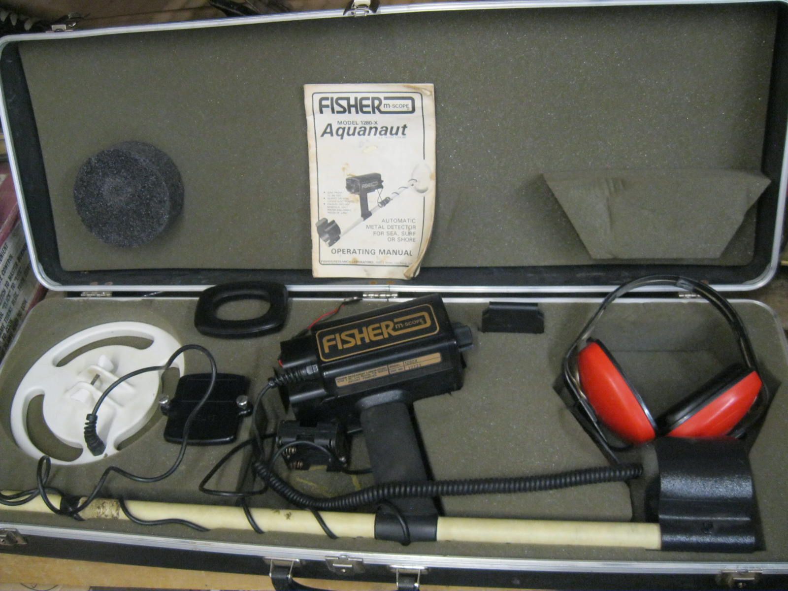 M Scope FISHER M-SCOPE 1280X METAL DETECTOR IN CASE W/ACCESS. - Dodds Auction