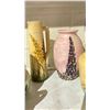 Image 2 : LOT OF ASSORTED RADFORD POTTERY AND MORE