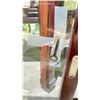Image 3 : CHINESE ROSE WOOD HANGING DISPLAY UNIT *WITH KEY*
