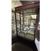 Image 2 : 2 DOOR WOODEN DISPLAY CABINET WITH MULTIPLE GLASS SHELVES AND MIRROR BACK