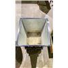 Image 2 : CHINESE PLANTER ON STAND