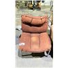 Image 2 : VINTAGE TUFTED METAL & FABRIC CHAIR