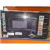 Image 2 : Proctor Silex 0.7 cu. ft. 700 Watt Microwave Oven with Digital Display by Proctor Silex (PHOTO MAY N