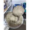 Image 2 : Kirkland Signature 40" 2 Pc Dog Bed