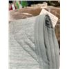 Image 3 : Brookstone Cooling Throw 60"x70"