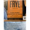 Image 2 : Frye Plush Blanket 98" x 92"