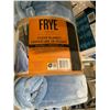 Image 3 : Frye Plush Blanket 98" x 92"
