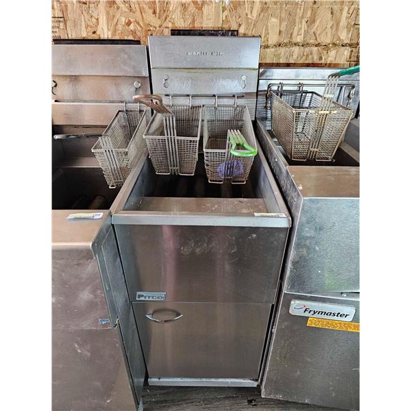 Pitco 40C+ 40 Lb Floor Tube Fired Natural Gas Fryer with 2 baskets