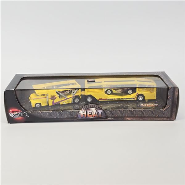 Hot Wheels Haulin' Heat acrylic box set