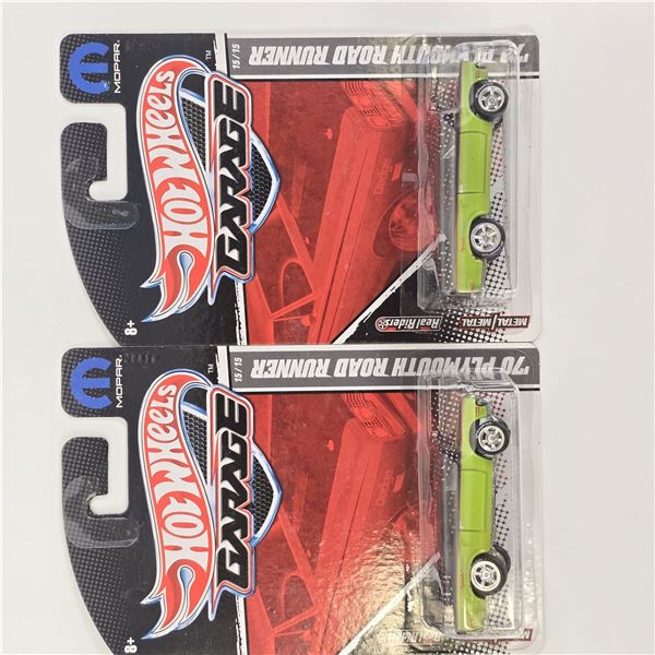 Hot Wheels Garage pair of 70Plymouth Roadrunners