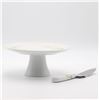 Image 1 : Table cloth and cake stand