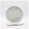 Image 2 : Table cloth and cake stand