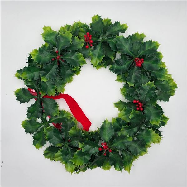 Mistletoe wreath and lot of Christmas décor