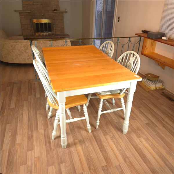 Dining room set with four chairs