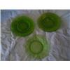 Image 1 : 7 Vasaline glass swirl salad plates