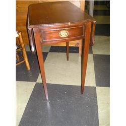 Drop leaf end table