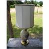 Image 1 : Lamp w/shade.