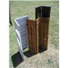 Image 1 : 4 sets of wood shutters