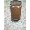 Image 1 : Wood bucket