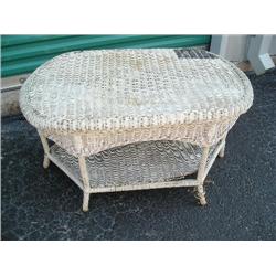 White wicker coffee table