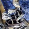 Image 2 : GOLF BAG WITH ASSORTED CLUBS