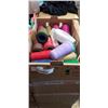 Image 2 : FABRIC AND SEWING THREAD