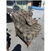 Image 2 : EXTRA WIDE WINGBACK CHAIR, 42 INCH WIDE
