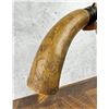 Image 7 : 1760 American Colonial Named Scrimshaw Powder Horn