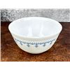Image 2 : Pyrex Snowflake Garland 402 Mixing Bowl