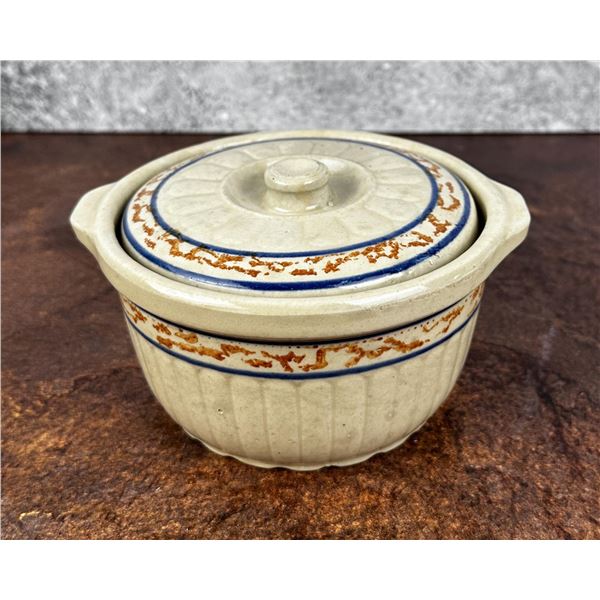 Red Wing Pottery Sponge Band Casserole Dish & Lid