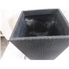 Image 2 : Rattan Planter - Vinyl