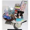 Image 1 : LOT OF KITCHEN TOOLS AND STORAGE ITEMS