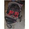 Image 1 : EXPEDITION DOUBLE STROLLER