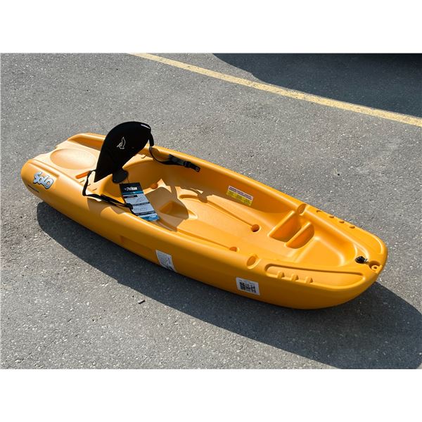 Pelican Youth / Kids Kayak 100 LBS Capacity - 6 Ft. long - condition looks new