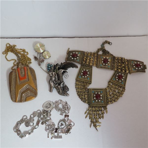 Lot of unique vintage jewelery - see description and photos