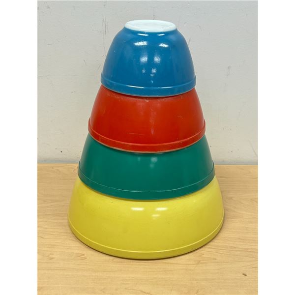 4 Pyrex Primary Colours Nesting Mixing Bowls - Largest 4 Qt. - see all photos