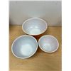 Image 4 : 3 Pyrex Wheat Pattern Nesting Mixing Bowls - Largest 2.5L - see all photos