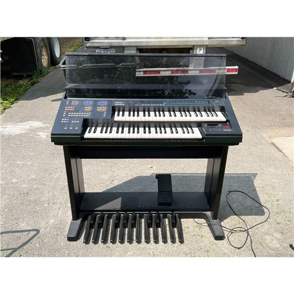 Yamaha Electone HS-4 Keyboard / Organ - Approx: 42.5x21"