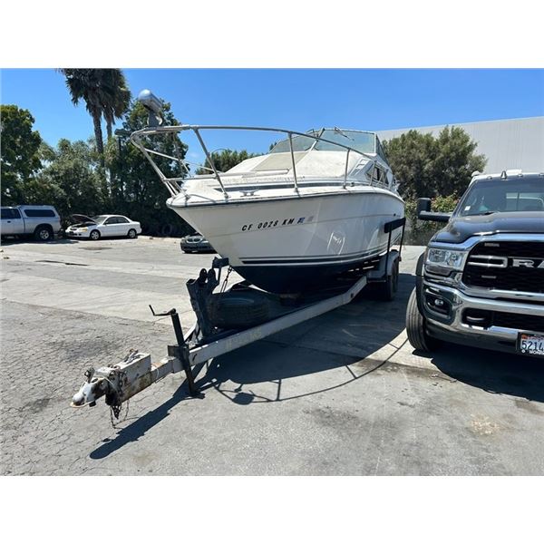 1981 SEARAY BOAT V260