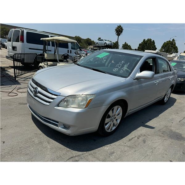 2005 Toyota Avalon