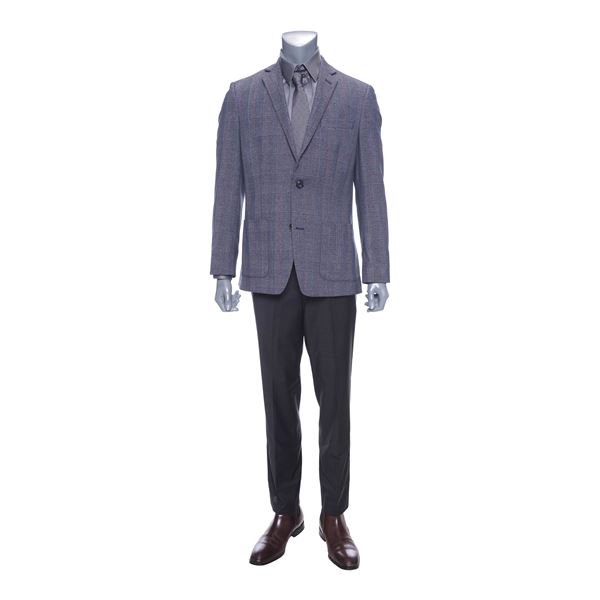 618. Gus Fring's (Giancarlo Esposito) Gray Suit ### BETTER CALL SAUL (T.V. SERIES, 2015-2022)