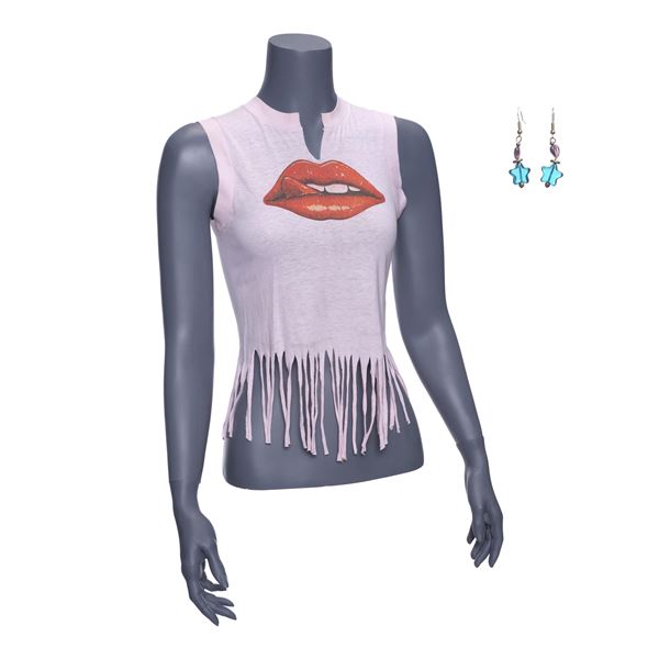 621. Donna Martin's (Tori Spelling) Tank Top and Earrings ### BEVERLY HILLS, 90210 (1990-2000)