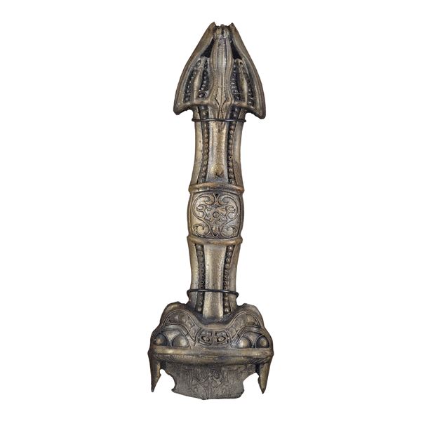 691. Riddick's (Vin Diesel) Special Effects Knife Hilt in Display ### THE CHRONICLES OF RIDDICK (200