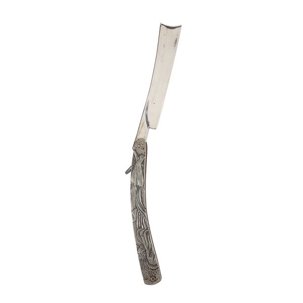 1782. Sweeney Todd's (Johnny Depp) Razor Blade ### SWEENEY TODD: THE DEMON BARBER OF FLEET STREET (2