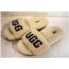 Image 1 : UGG- FLUFFY WHITE SLIPPERS