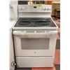 Image 1 : NEW S&D WHITE GE CONVECTION OVEN H-47" W-29.5"
