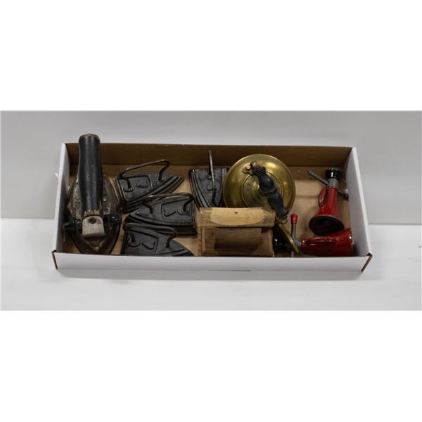 TRAY OF ESTATE MINIATURES