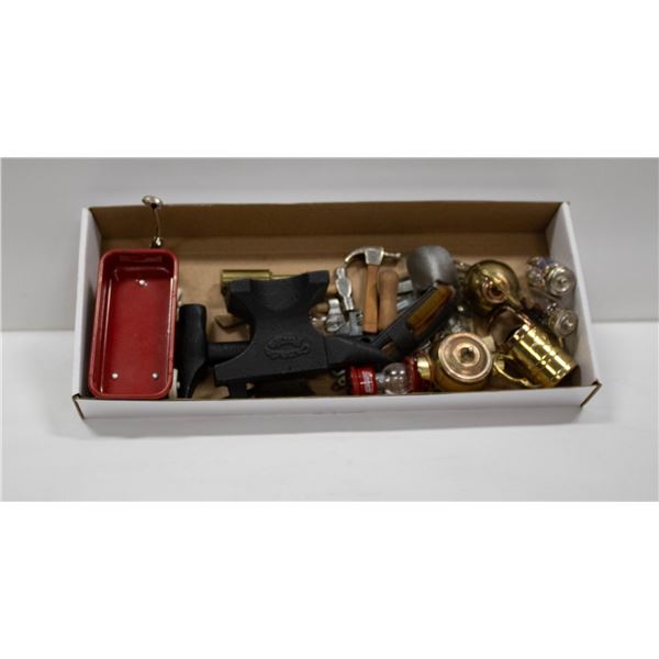 TRAY OF ESTATE MINIATURES