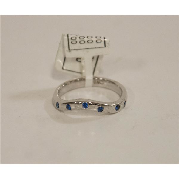 NEW LADIES RING SIZE 6