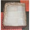 Image 1 : 50 CLOSEABLE PLASTIC CONTAINERS FOR COLLECTORS